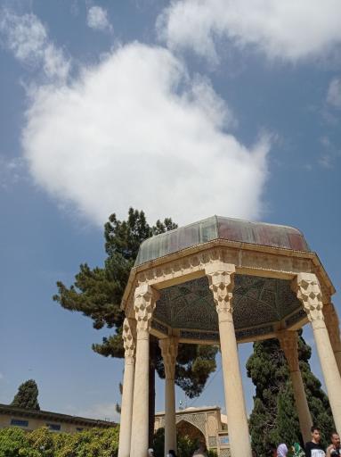 عکس آرامگاه حافظ شیرازی