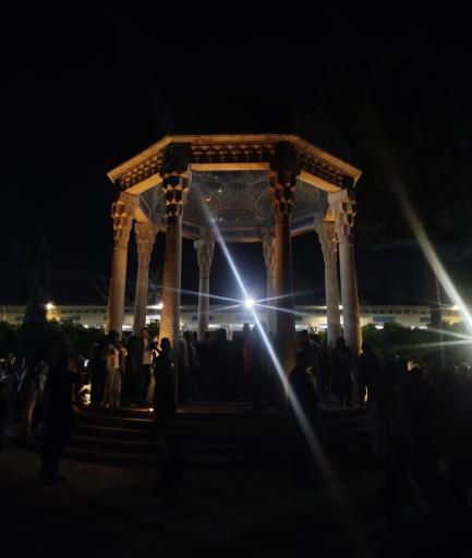 عکس آرامگاه حافظ شیرازی