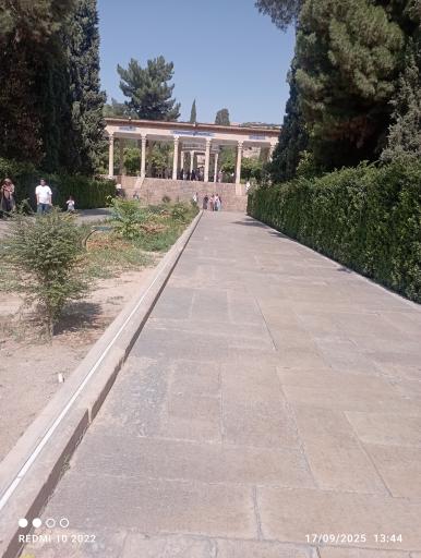عکس آرامگاه حافظ شیرازی