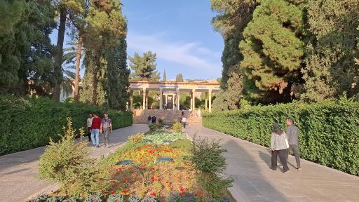 عکس آرامگاه حافظ شیرازی