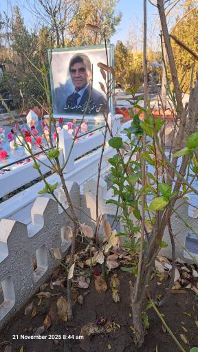 عکس مزار حاج محمّد‌حسین رهائی