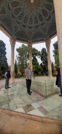 عکس آرامگاه حافظ شیرازی