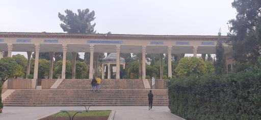 عکس آرامگاه حافظ شیرازی