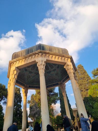 عکس آرامگاه حافظ شیرازی