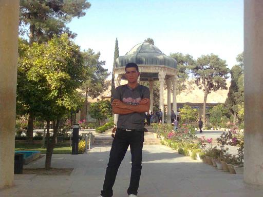 عکس آرامگاه حافظ شیرازی