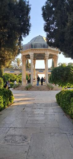 عکس آرامگاه حافظ شیرازی