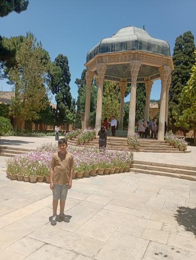 عکس آرامگاه حافظ شیرازی