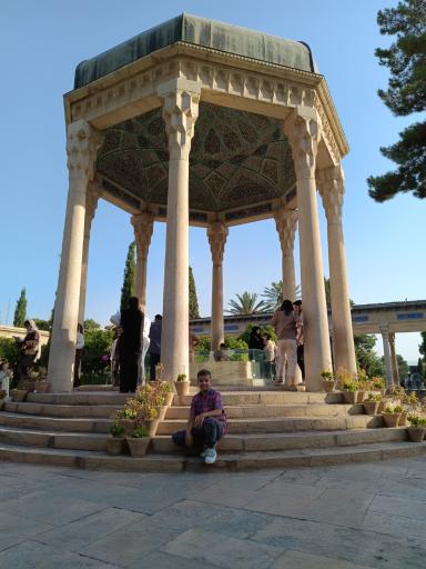 عکس آرامگاه حافظ شیرازی