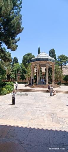 عکس آرامگاه حافظ شیرازی