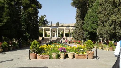 عکس آرامگاه حافظ شیرازی