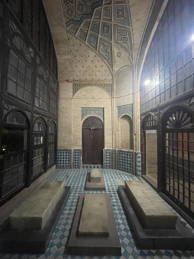 عکس آرامگاه حافظ شیرازی