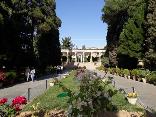 عکس آرامگاه حافظ شیرازی