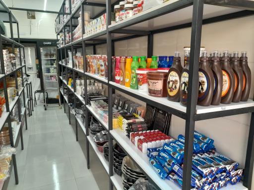 عکس لوازم قنادی خاتون