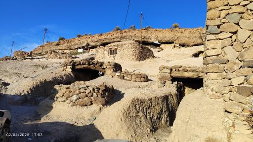 عکس آتشکده میمند