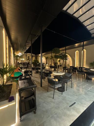 عکس کافه اساطیر