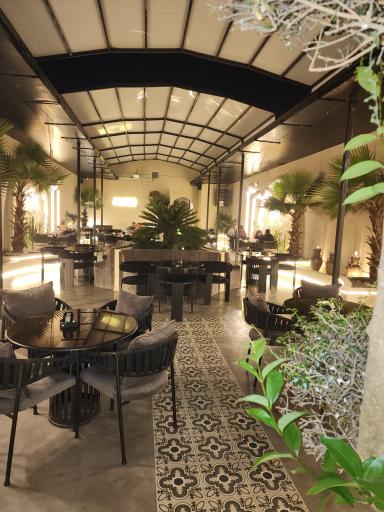 عکس کافه اساطیر