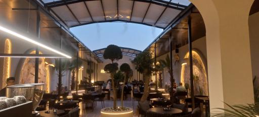 عکس کافه اساطیر