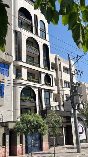 عکس ساختمان پزشکان مهر و ماه