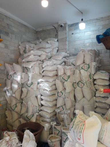 عکس فروشگاه برنج مازِرون