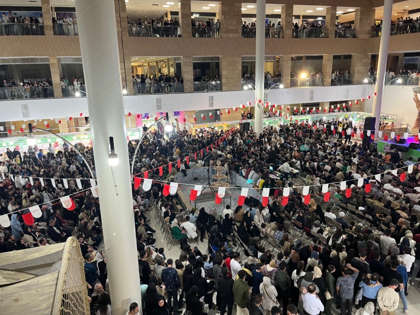 عکس مجتمع تجاری فرهنگی مشاهیر آذربایجان