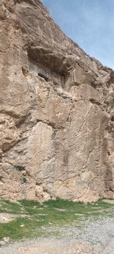 عکس گور دخمه کی کاووس شاه صحنه