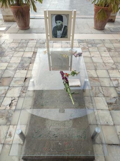 عکس مزار آیت الله رحیم ارباب