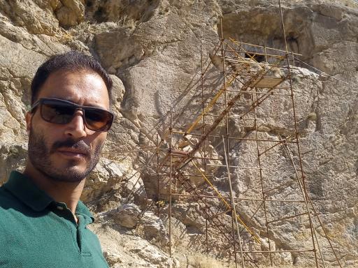 عکس گور دخمه کی کاووس شاه صحنه