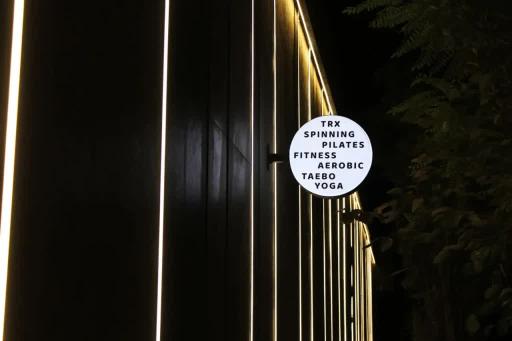 عکس آکادمی ورزشی سپید