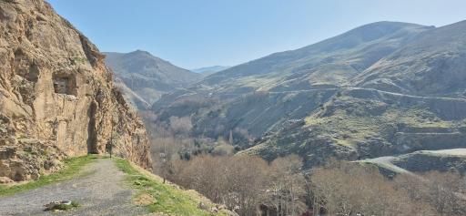 عکس گور دخمه کی کاووس شاه صحنه