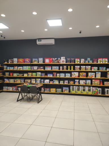 عکس کافه بازی و فروشگاه بازیهای فکری بانی نو