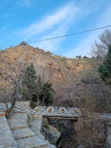 عکس گور دخمه کی کاووس شاه صحنه