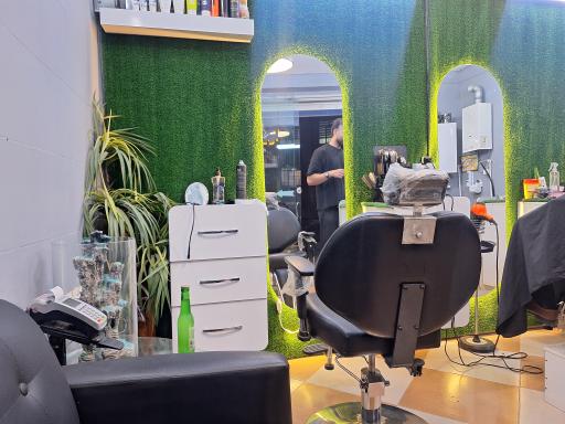 عکس آرایشگاه مردانه هیمن