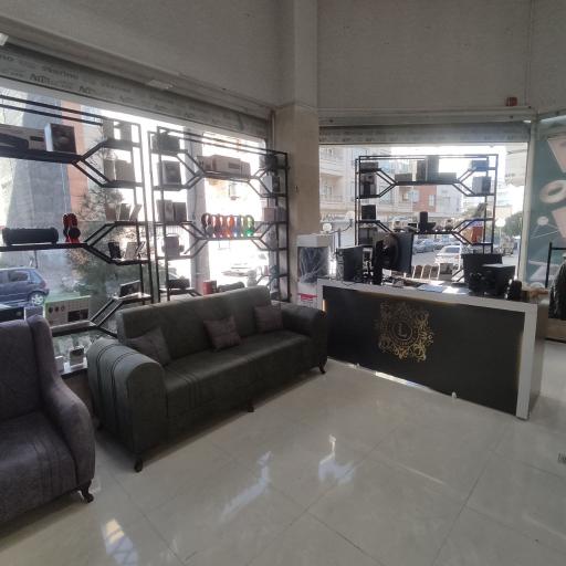 عکس موبایل لئو