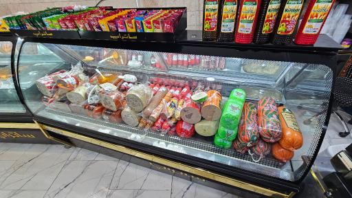 عکس فروشگاه سوسیس و کالباس ساتراپ