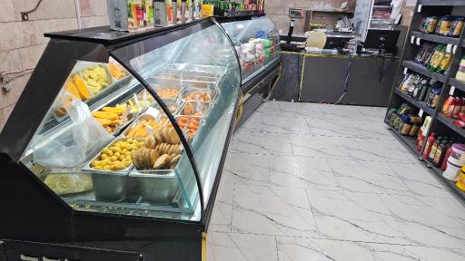 عکس فروشگاه سوسیس و کالباس ساتراپ