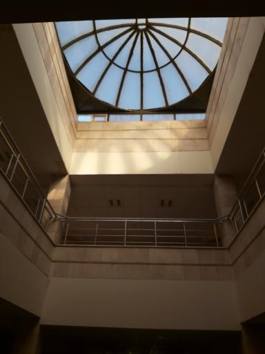 عکس دانشکده فنی و مهندسی 