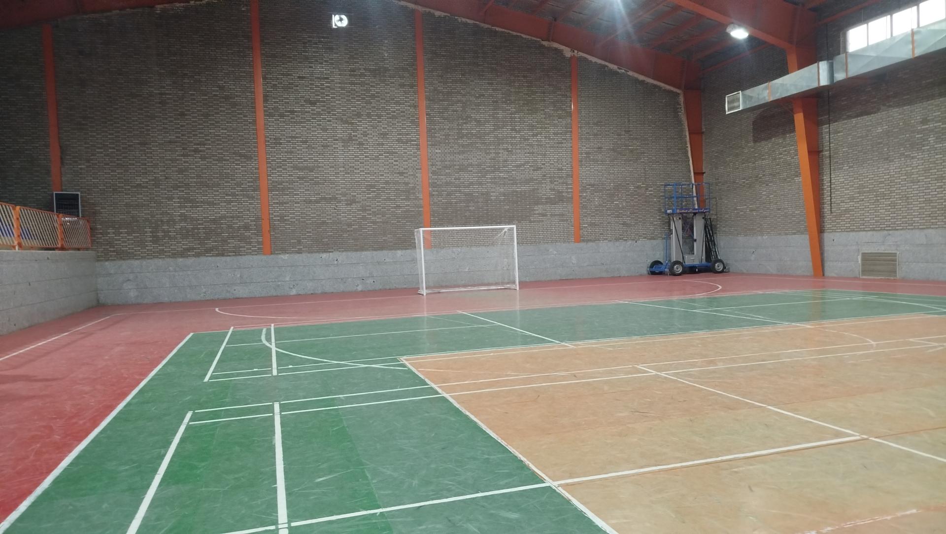 عکس سالن مجموعه ورزشی چند منظوره کارگران خدابنده