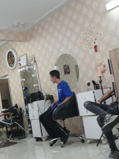 عکس آرایشگاه و آموزشگاه امیر خلعت بری