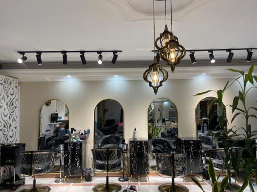 عکس سالن زیبایی لاوین