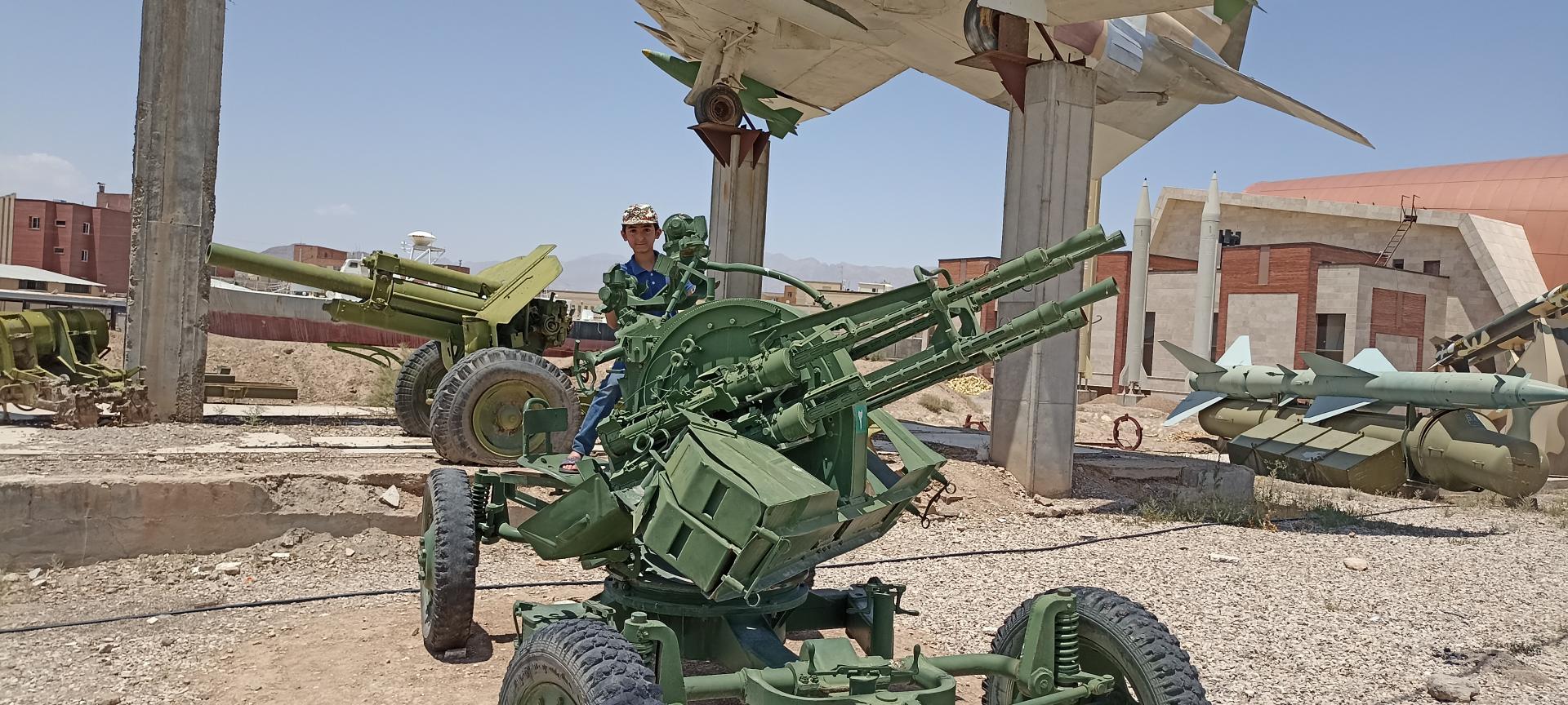 عکس باغ موزه دفاع مقدس استان سمنان