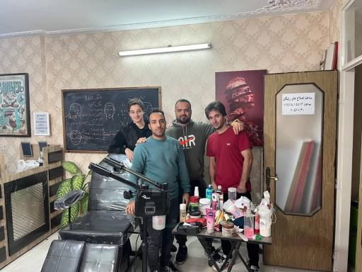 عکس آرایشگاه و آموزشگاه امیر خلعت بری