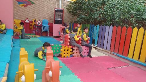 عکس مهد کودک و پیش دبستانی بچه های آسمان