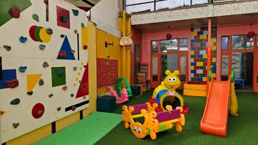 عکس مهد کودک و پیش دبستانی بچه های آسمان