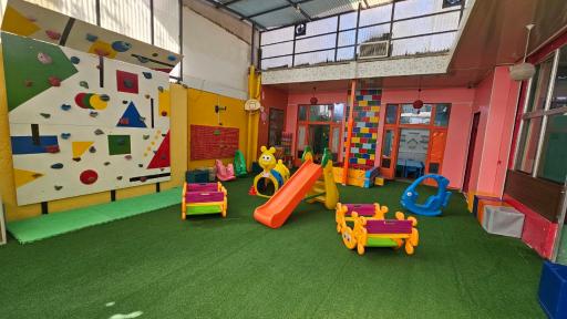 عکس مهد کودک و پیش دبستانی بچه های آسمان