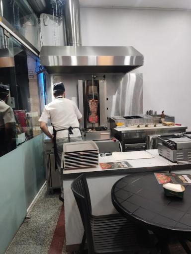 عکس یورگیل دونر