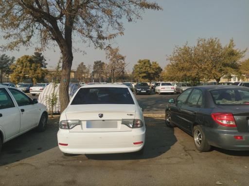 عکس پارکینگ بیمارستان بعثت