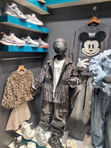 عکس بوتیک کودک و نوجوان آمیتیس