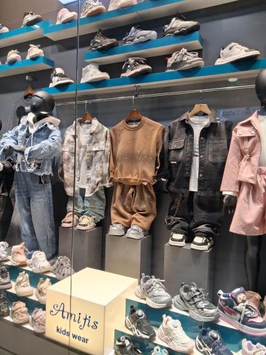 عکس بوتیک کودک و نوجوان آمیتیس