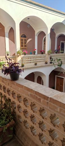 سرای بابا افضل