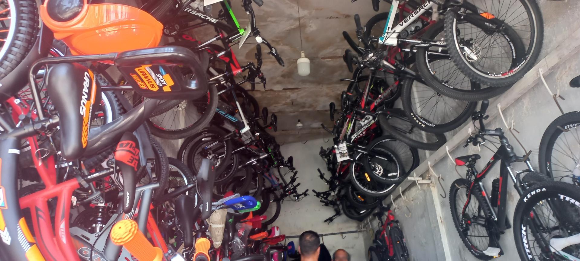 عکس نمایندگی دوچرخه فرزاد پیرزایی